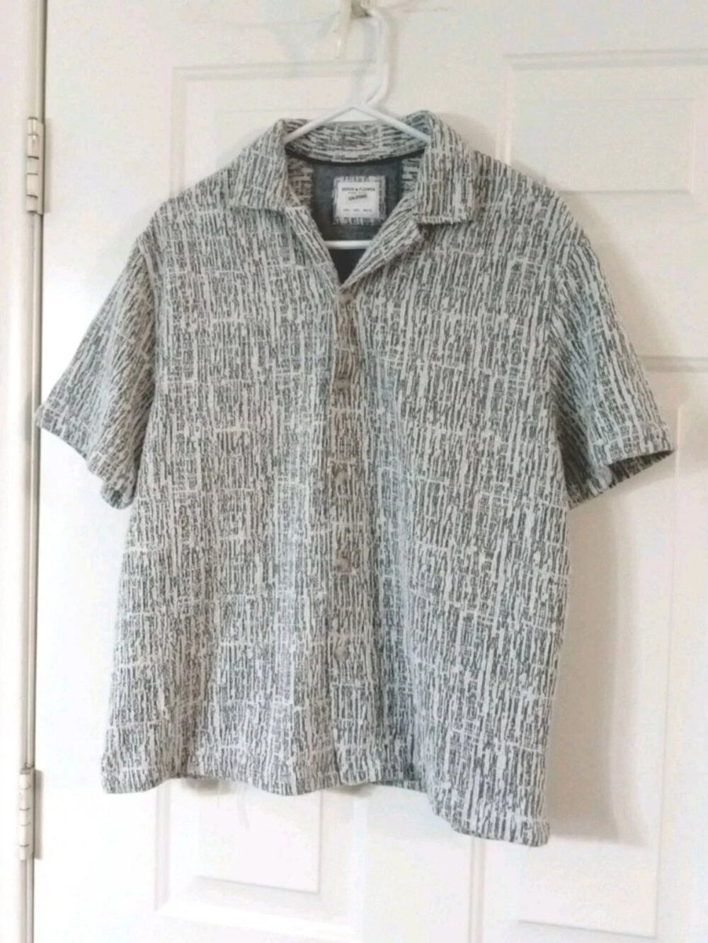 Denim & Flower Ricky Singh Men's Large Knit Button-Up Shirt black-and-white